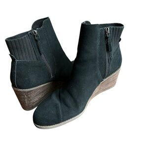 Toms Sadie Black Suede Wedge Zip Up Ankle Boot Sz 10